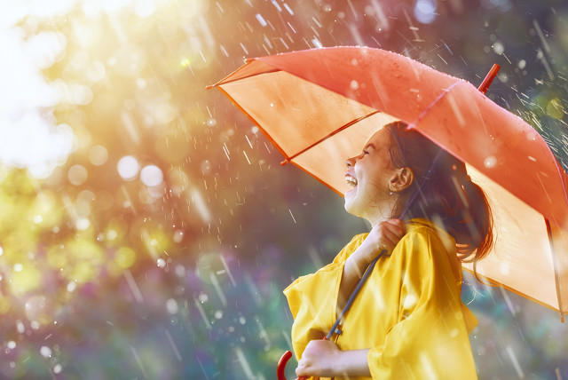 下雨天发的朋友圈 下雨天的心情经典句子