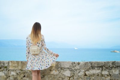 ​关于天气热死了的朋友圈心情说说 夏天天气热的搞笑说说句子